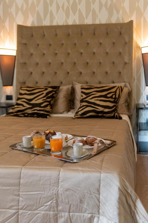 Palazzo Nana Suites & Apartments Νάπολη Εξωτερικό φωτογραφία